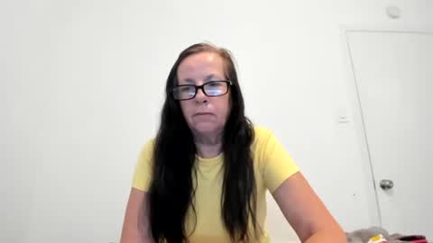 verysassypeachgoddess online show from 05/18/26, 12:33