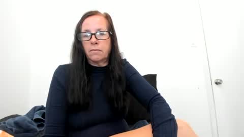 Snapshot of verysassypeachgoddess chatting on 07/08/26, 02:54 verysassypeachgoddess online show from 07/08/26, 02:54