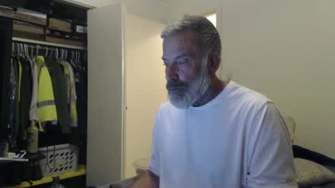 hairy man online show from 01/27/25, 12:54