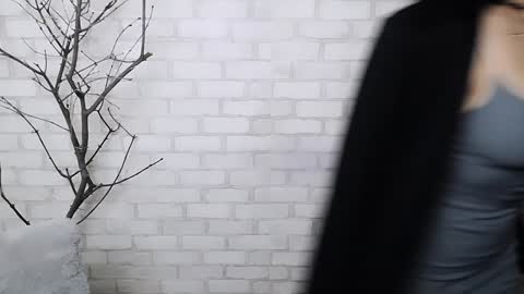 Ana online show from 01/31/25, 02:28