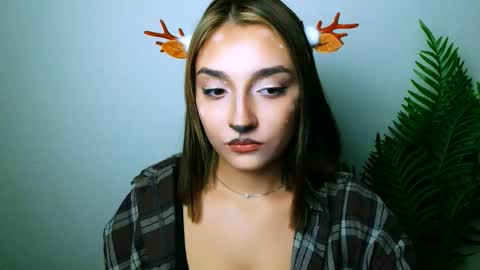 Ana online show from 10/31/25, 06:42