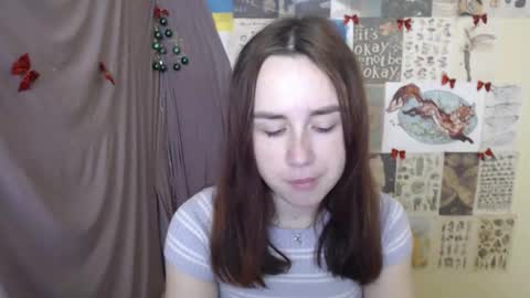 veryveryvery_shy online show from 12/17/25, 09:15