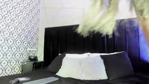 Sthefanny online show from 09/23/25, 11:57