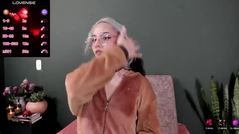 natalia gomez online show from 04/19/26, 06:32