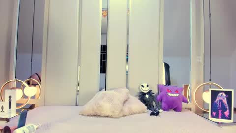 Vesper Velvet  online show from 09/11/25, 08:09