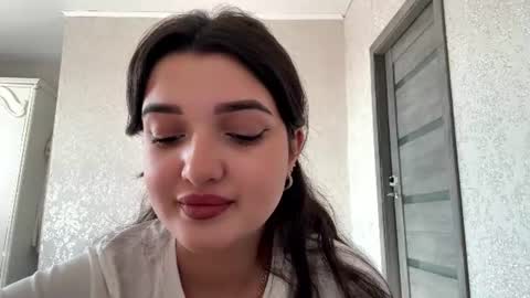 Snapshot of vestaigwe chatting on 07/25/26, 12:36 Izzabel online show from 07/25/26, 12:36
