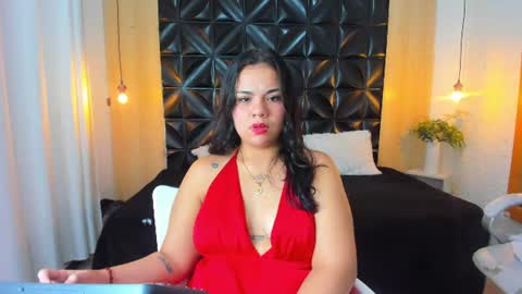 Snapshot of veyra_sereny chatting on 07/11/26, 07:05 Vanesaa online show from 07/11/26, 07:05