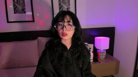 Snapshot of vi_anaya chatting on 05/27/26, 11:51 Anaya online show from 05/27/26, 11:51