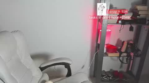 Snapshot of vi_vikkk chatting on 02/21/25, 11:44 VIKA online show from 02/21/25, 11:44