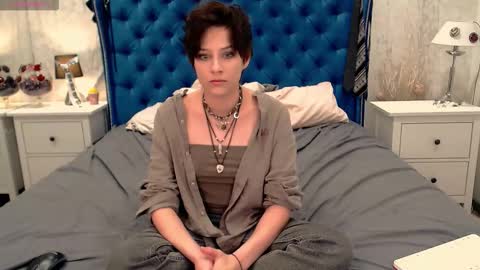 Via online show from 12/17/25, 01:33