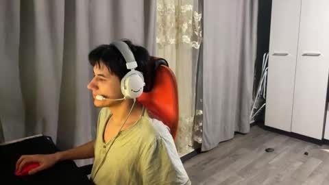 Snapshot of vialeras chatting on 02/13/26, 02:18 vialeras online show from 02/13/26, 02:18