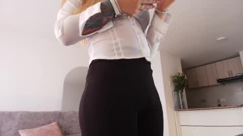 Vianca Cruz online show from 03/05/25, 06:45