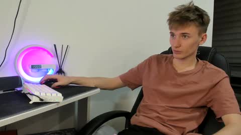 vibemygirl online show from 12/04/24, 12:47