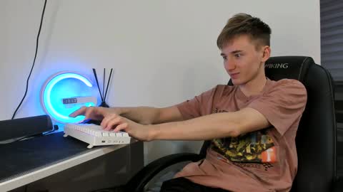 vibemygirl online show from 12/05/24, 10:12