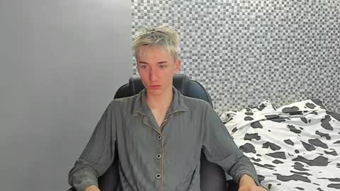 vibemygirl online show from 09/16/25, 12:06