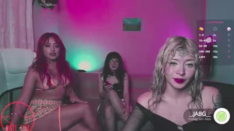 Sophie and Stan  online show from 10/06/25, 03:15