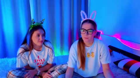 Stacy  Charlotte Lolaon keyboard online show from 12/20/25, 09:49