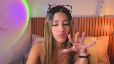 VICTORIA online show from 09/24/25, 06:33