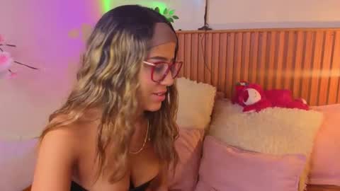 VICTORIA online show from 10/03/25, 08:28