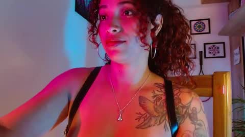 Vicky  online show from 01/06/25, 10:26