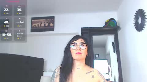 Vicky  online show from 05/11/26, 07:58