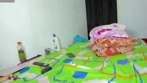 vicky manuela online show from 10/22/25, 03:40