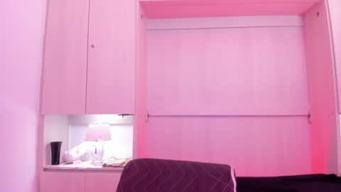 Snapshot of vicky_ruiz chatting on 07/19/26, 12:20 V I C K Y online show from 07/19/26, 12:20