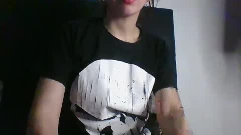 Snapshot of vickybratx chatting on 09/21/25, 05:53 vickybratx online show from 09/21/25, 05:53