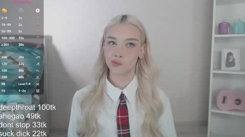 Snapshot of vickyfuckingdoll chatting on 02/01/26, 11:25 vickyfuckingdoll online show from 02/01/26, 11:25