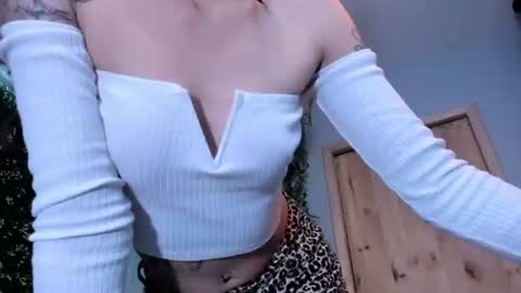 Victoria   online show from 06/22/26, 12:24