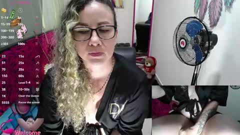 Snapshot of vickysexyx chatting on 04/19/26, 06:32 Valentina online show from 04/19/26, 06:32