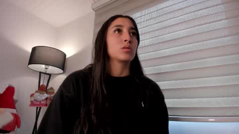 Victoria  online show from 12/18/25, 07:53