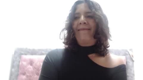 Snapshot of victoria25_meester chatting on 05/26/26, 03:41 Hi guys Im victoria Be the one who can control me in PVT online show from 05/26/26, 03:41