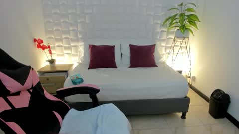 victoria online show from 02/24/26, 07:39