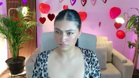 Snapshot of victoria___moon chatting on 02/17/26, 01:40 victoria online show from 02/17/26, 01:40