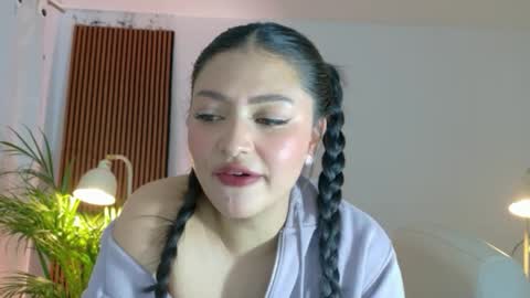 victoria online show from 05/11/26, 02:45