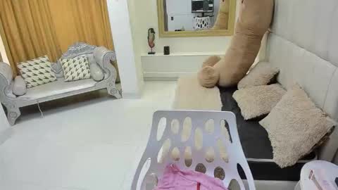 Victoria  grey  online show from 04/11/26, 08:13