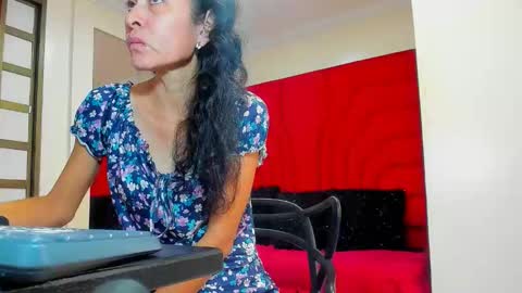 Snapshot of victoria__grey_ chatting on 05/14/26, 07:31 Victoria grey online show from 05/14/26, 07:31