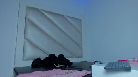 Snapshot of victoria__js_ chatting on 06/29/26, 08:09 Victoria online show from 06/29/26, 08:09