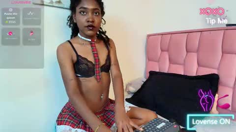 Victoria online show from 09/17/25, 02:46