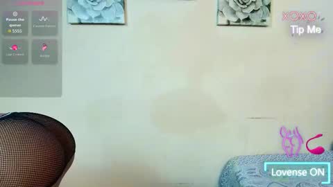 Victoria online show from 09/27/25, 02:49