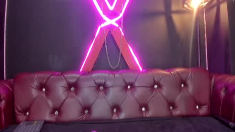 Victoria online show from 12/18/24, 11:19