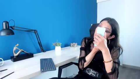 Victoria online show from 12/15/25, 03:05