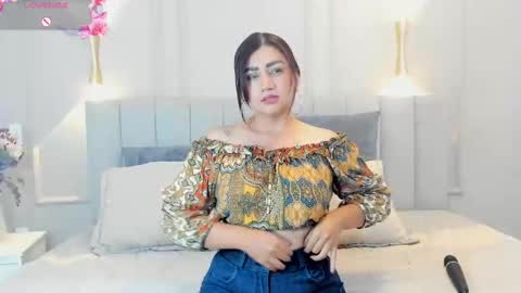 victoria  online show from 10/22/25, 07:13