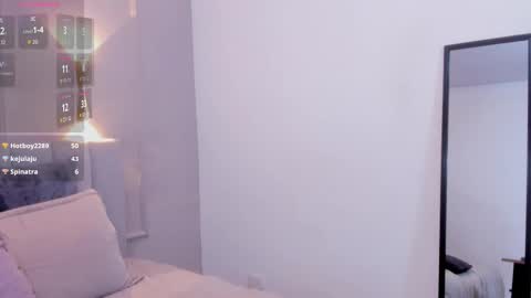 victoria  online show from 03/19/26, 07:29