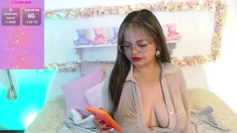 Snapshot of victoria_cherry_ chatting on 09/29/25, 11:48 victoria_cherry_ online show from 09/29/25, 11:48