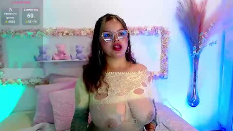 Snapshot of victoria_cherry_ chatting on 10/02/25, 11:39 victoria_cherry_ online show from 10/02/25, 11:39