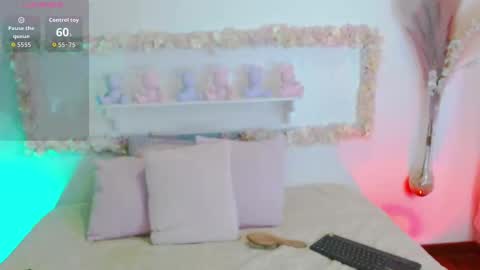 Snapshot of victoria_cherry_ chatting on 10/06/25, 11:40 victoria_cherry_ online show from 10/06/25, 11:40