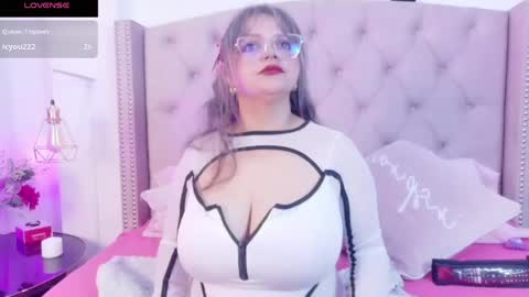 victoria_cherry_ online show from 05/14/26, 11:39