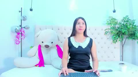 Victoria online show from 11/28/25, 07:16